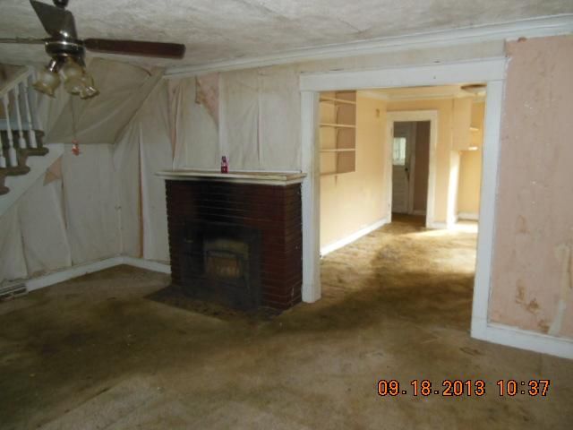 6015 Holmes St, Kansas City, MO 64110