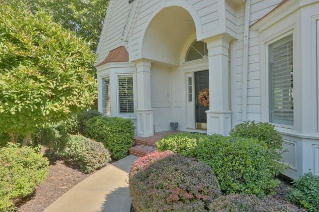 13917 Flint St, Overland Park, KS 66221