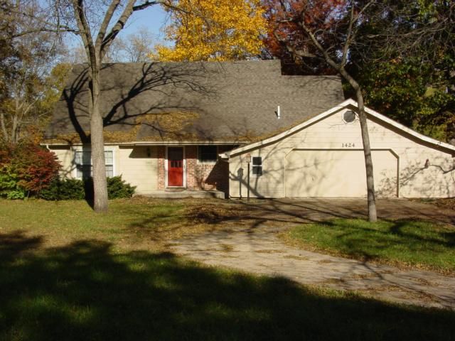 1424 Lawrence Ave, Lawrence, KS 66049