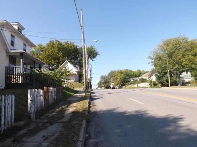 4403 E 23rd St, Kansas City, MO 64127
