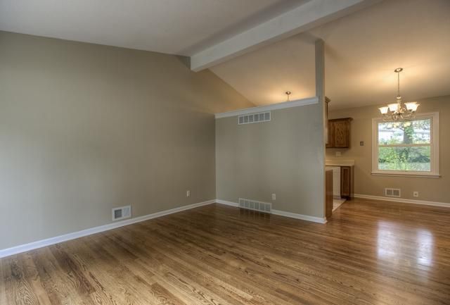 1206 Skyline Dr, Liberty, MO 64068