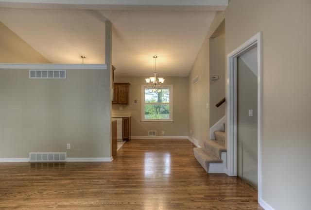 1206 Skyline Dr, Liberty, MO 64068