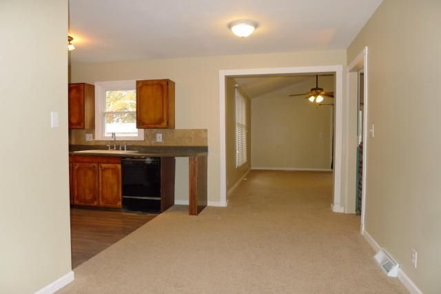 5530 N Wayne Ave, Kansas City, MO 64118