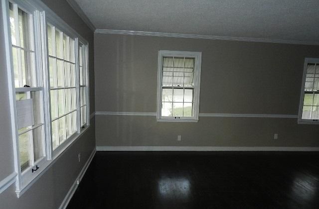 3923 S Crestview Rd, Independence, MO 64052