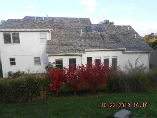 212 Camelot Dr, Liberty, MO 64068