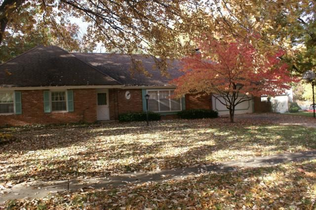 6620 Garnett Dr, Shawnee, KS 66203
