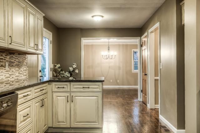 5611 W 98th Pl, Overland Park, KS 66207