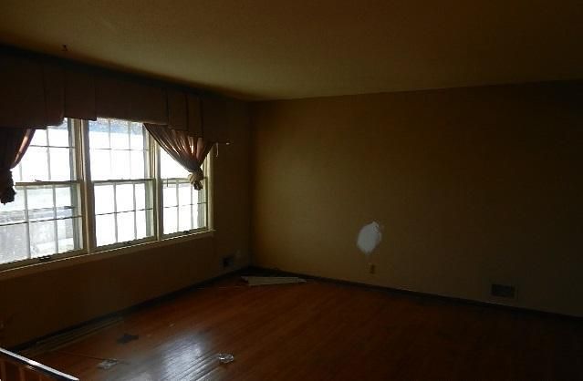 8002 E 88th Pl, Kansas City, MO 64138
