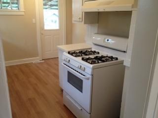 5611 E 27th Ter, Kansas City, MO 64128
