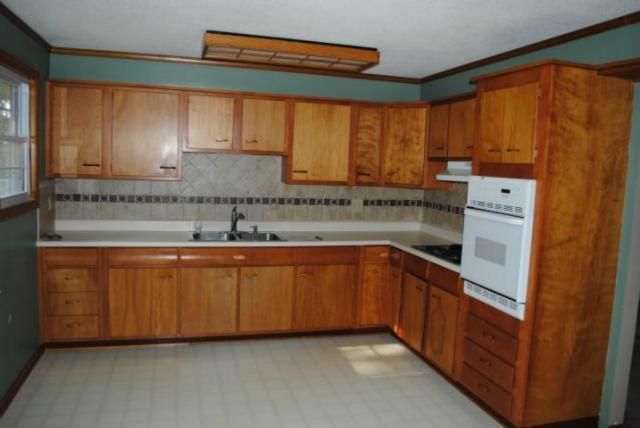 504 Port Arthur Dr, Trimble, MO 64492