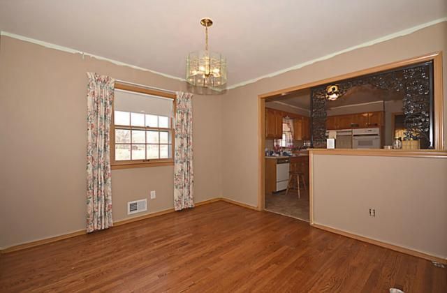 7510 Maple Ln, Raytown, MO 64138