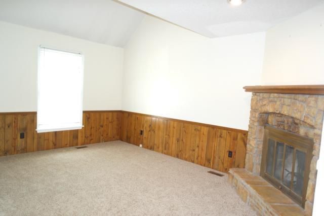 8271 Perry St, Overland Park, KS 66204