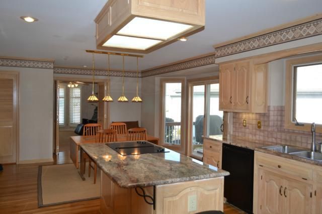 7811 W 118th St, Overland Park, KS 66210