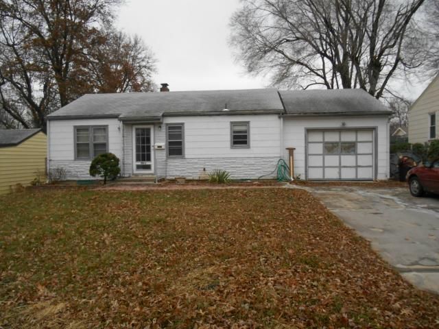 10509 E 26th Ter, Independence, MO 64052