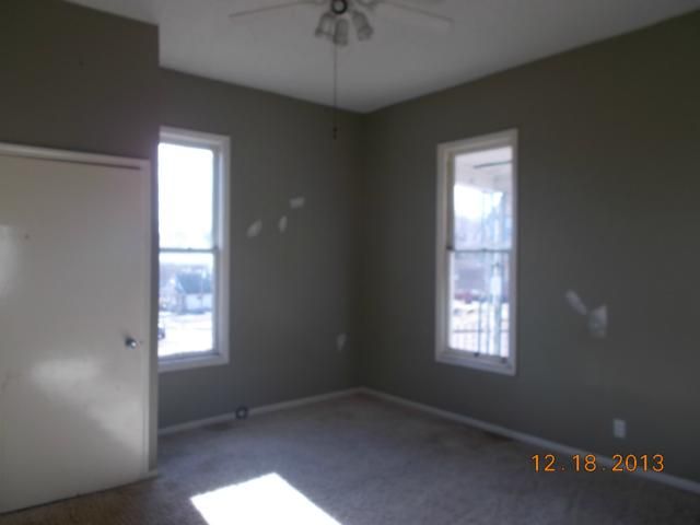 1921 N 2nd St, St Joseph, MO 64505