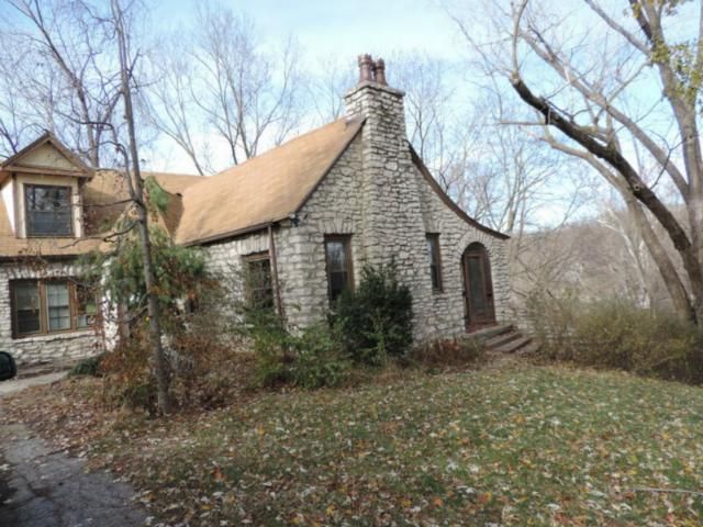 8810 E 47th St, Kansas City, MO 64129