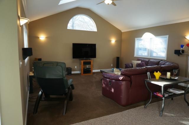 10408 Outlook St, Overland Park, KS 66207