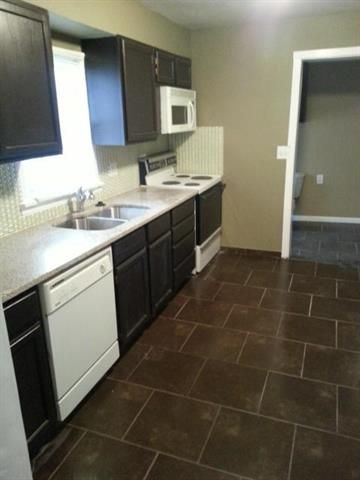 9320 Walnut St, Kansas City, MO 64114