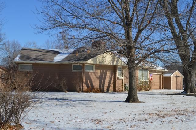 515 W 13 St, Ottawa, KS 66067