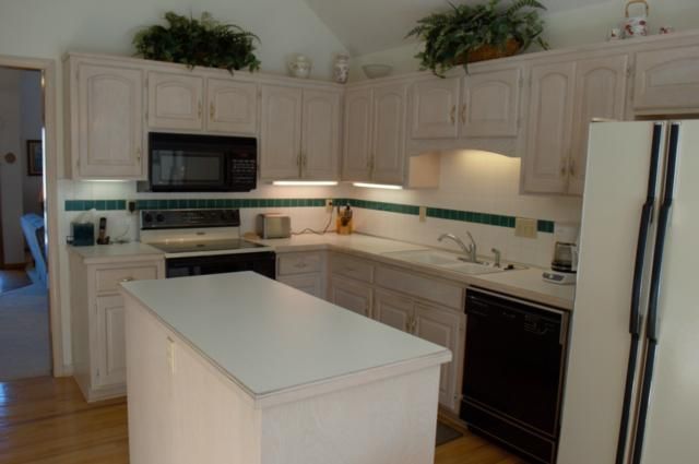 7319 NW 85th St, Kansas City, MO 64153