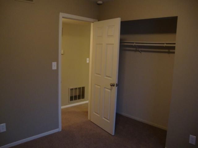 1304 E 27th St, Lawrence, KS 66046