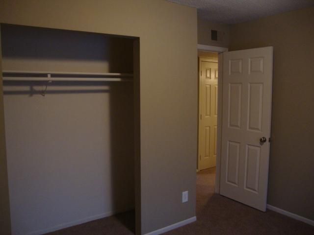 1304 E 27th St, Lawrence, KS 66046