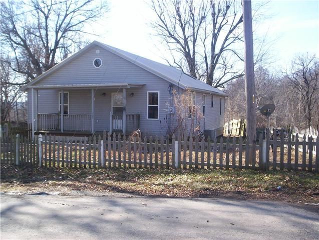 107 Smith St, Camden, MO 64017