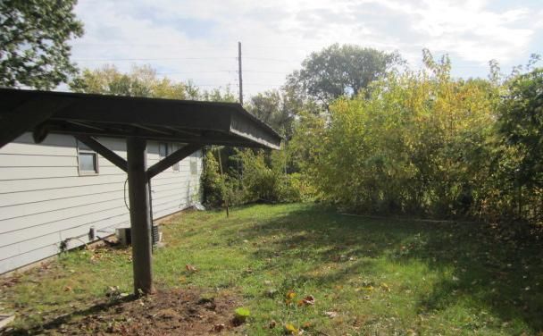 7811 Armstrong Ave, Kansas City, KS 66112