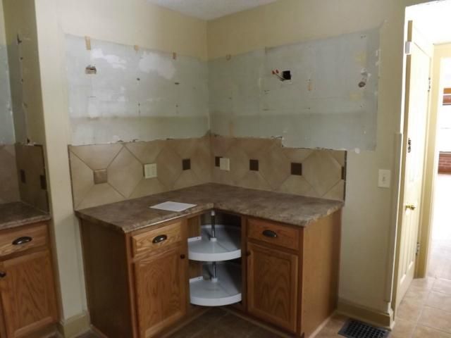 1400 E 65th St, Kansas City, MO 64131