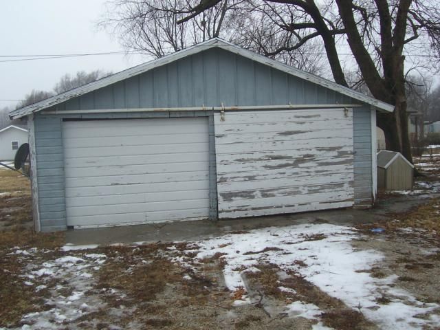 803 S Hayes St, Garnett, KS 66032