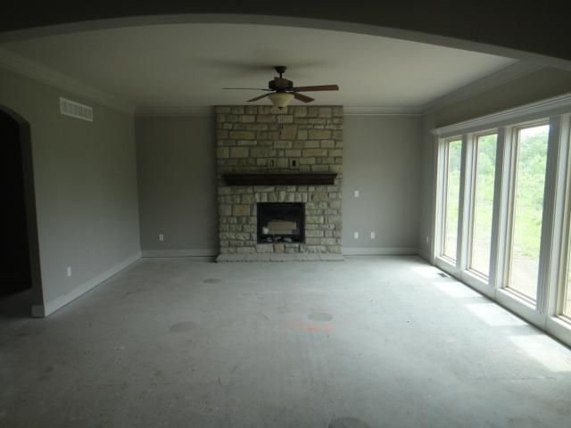 3909 NE 88th Ter, Kansas City, MO 64156
