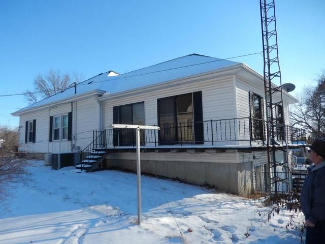 410 Chestnut St, Richmond, MO 64085