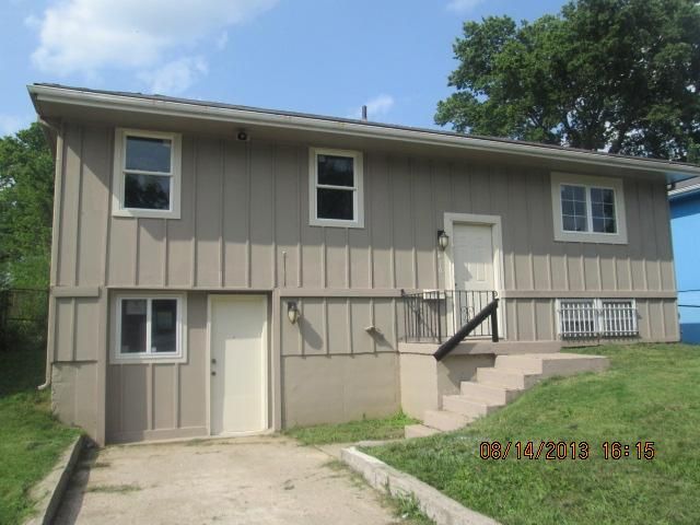 2416 E 10th St, Kansas City, MO 64127