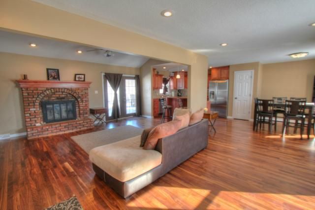 545 S Lafrenz Rd, Liberty, MO 64068