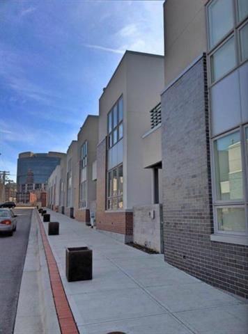 527 Oak St, Kansas City, MO 64106
