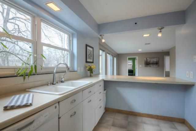 2323 W 95th St, Leawood, KS 66206