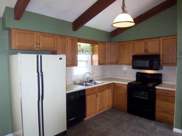 7401 Ballentine St, Shawnee, KS 66203