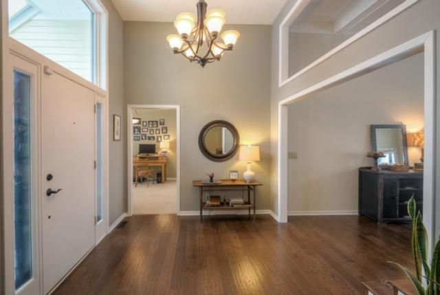 900 W Burning Tree Dr, Kansas City, MO 64145