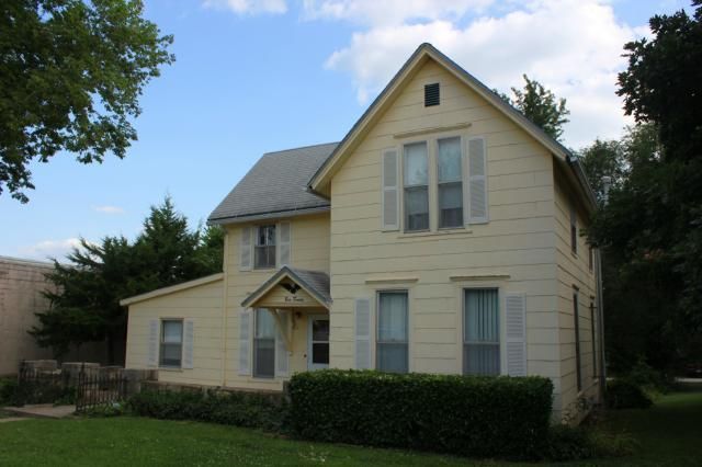 120 W 6th Ave, Garnett, KS 66032
