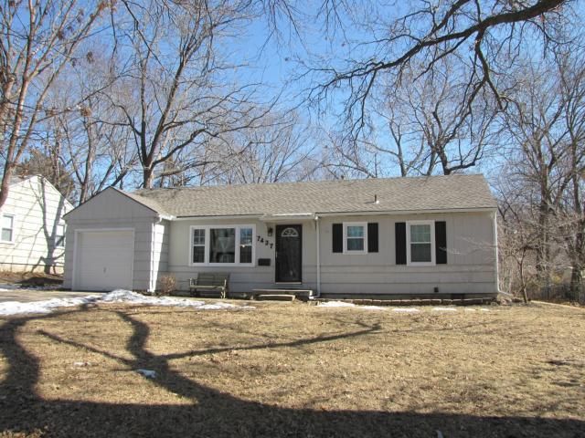 7437 Horton St, Overland Park, KS 66204