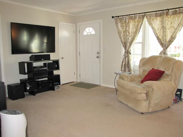 7437 Horton St, Overland Park, KS 66204