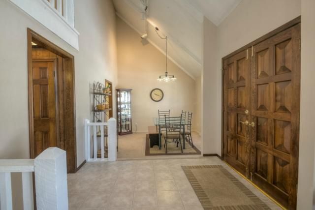8917 W 104th St, Overland Park, KS 66212
