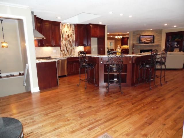 3207 W 92nd St, Leawood, KS 66206