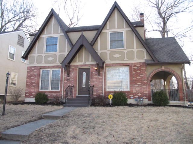 7928 Campbell St, Kansas City, MO 64131