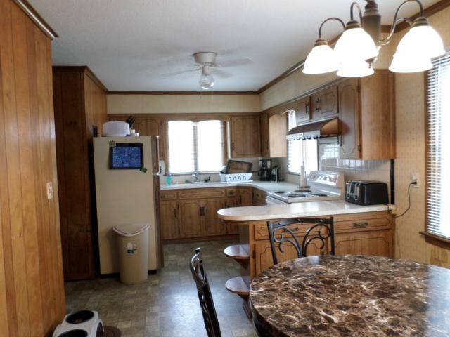 6913 Hadley St, Overland Park, KS 66204