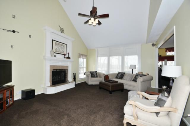 9616 N Laurel Ave, Kansas City, MO 64157