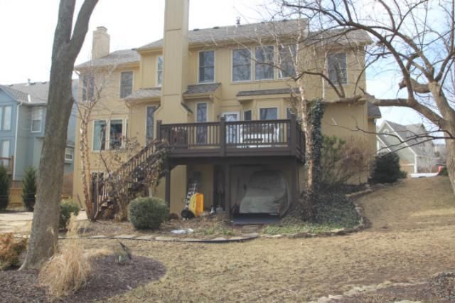 14313 Barton St, Overland Park, KS 66221
