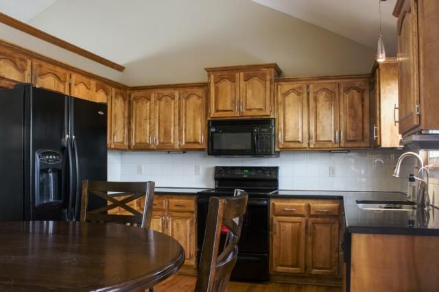 10835 N Skiles St, Kansas City, MO 64157
