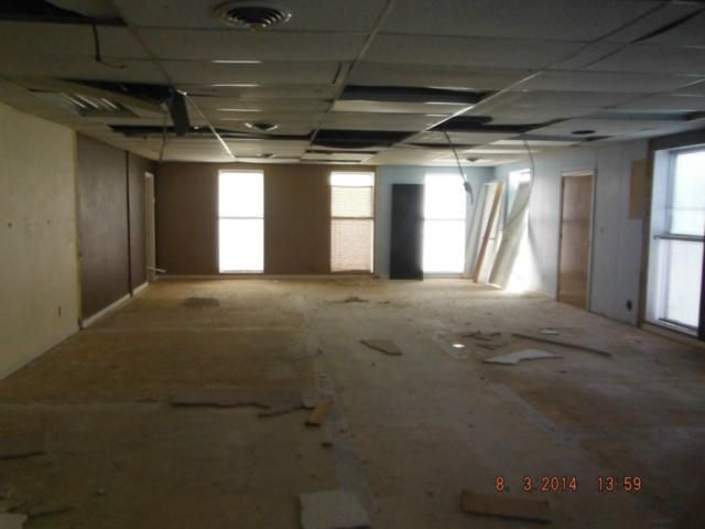 15605 E Us 24 Hw, Independence, MO 64050