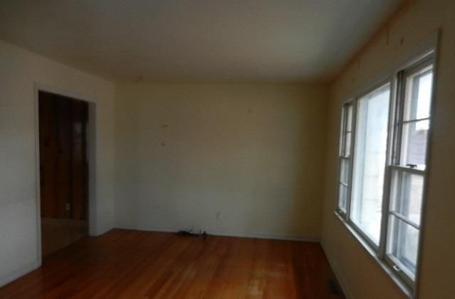8801 E Gregory Blvd, Raytown, MO 64133